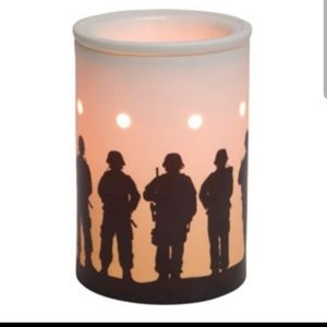 Service & sacrifice Warmer